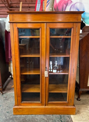 Vintage bookcase display - vintage,