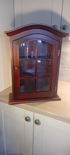 Vintage curio display - vintage,